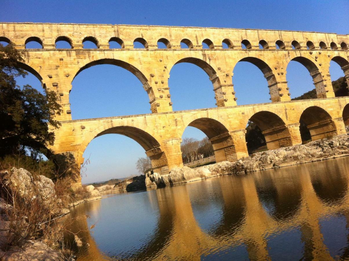 Hotel A Gauche du Pont Vers-Pont-du-Gard Exterior foto